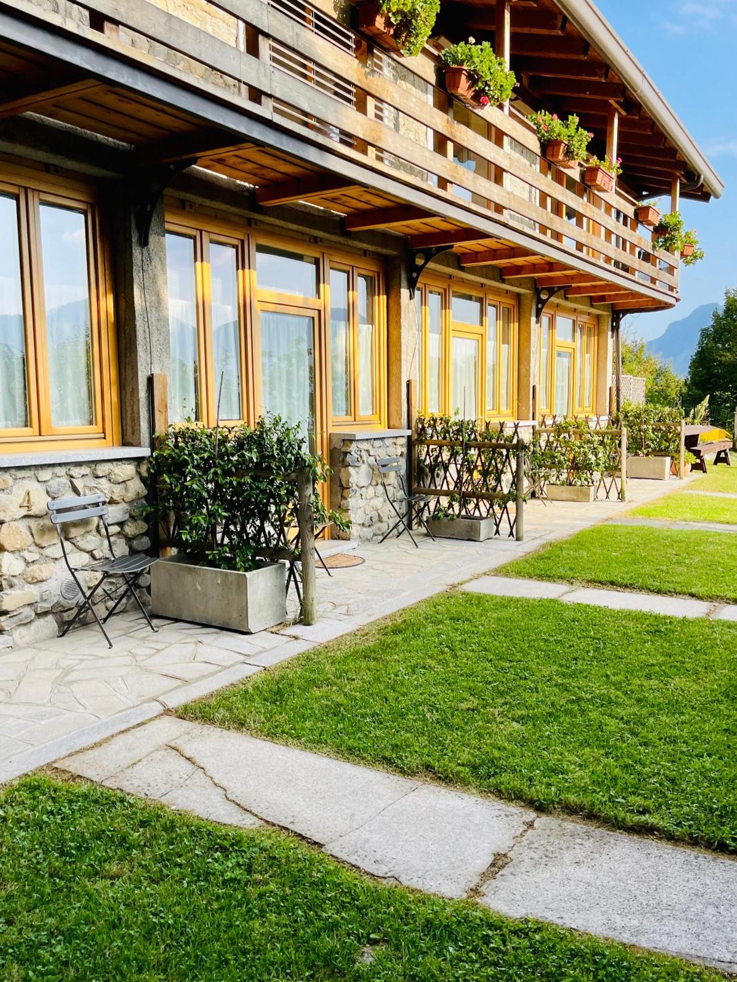 Agriturismo La Selvaggia Манделло-дель-Ларио Экстерьер фото